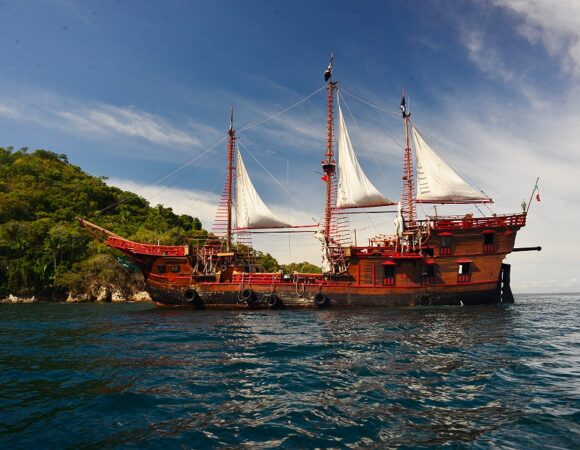 Marigalante Pirate Ship Day Tour